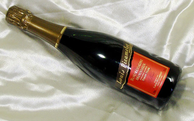 ブルゴーニュ・ムスー・ピノノワール ルイ・ピカメロ フランス スパークリング赤ワイン750ml ワイン・地酒・焼酎なら 高崎の仲沢酒店