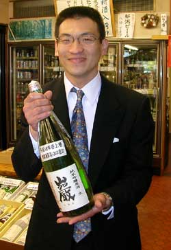 巌醸造元の高井酒造専務